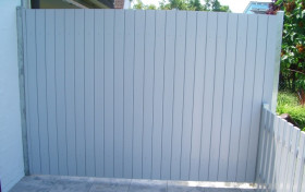 Sichtschutz aus Kunststofflatten Sichtschutz aus Kunststofflatten