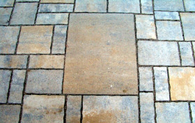 Pflasterfläche aus Via Castello mit Kreativplatten Pflasterfläche aus Via Castello mit Kreativplatten