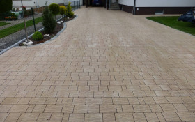 Garageneinfahrt aus Betonstein, Linienverband Garageneinfahrt aus Betonstein, Linienverband