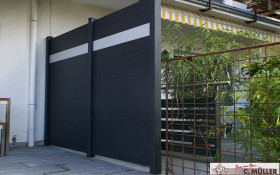 Sichtschutzzaun aus Aluminium RAL 7016 Sichtschutzzaun aus Aluminium RAL 7016
