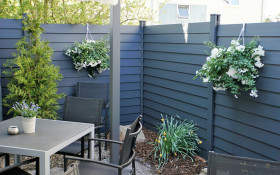 Sichtschutzzaun aus Aluminium RAL 7016 Sichtschutzzaun aus Aluminium RAL 7016