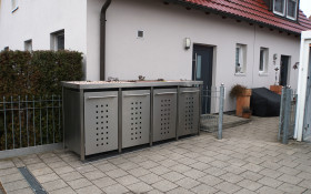 Mülltonnenbox für 4 x 240 L aus Edelstahl Mülltonnenbox für 4 x 240 L aus Edelstahl