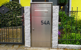 Briefkasten und Paketkasten aus Edelstahl Briefkasten und Paketkasten aus Edelstahl